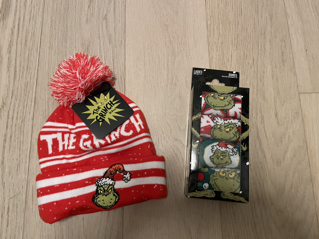 Grinch hat and socks set, NEW thumbnail