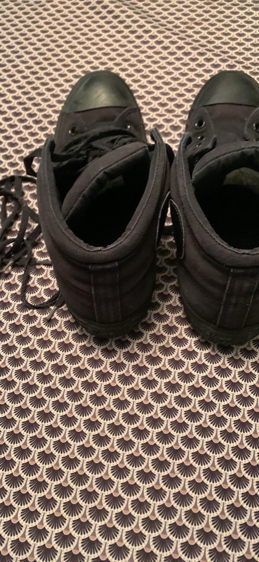Black all star converse sneakers size 10 men or 12 women - photo 3