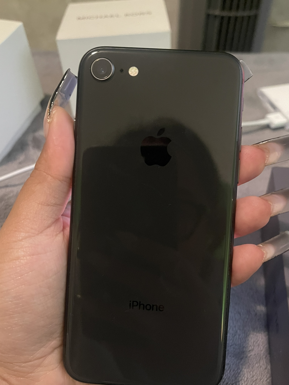 iPhone 8 - photo 2