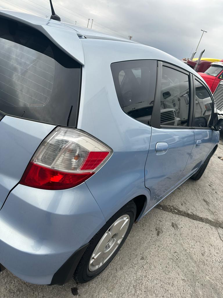 2009 honda fit Lx - photo 5