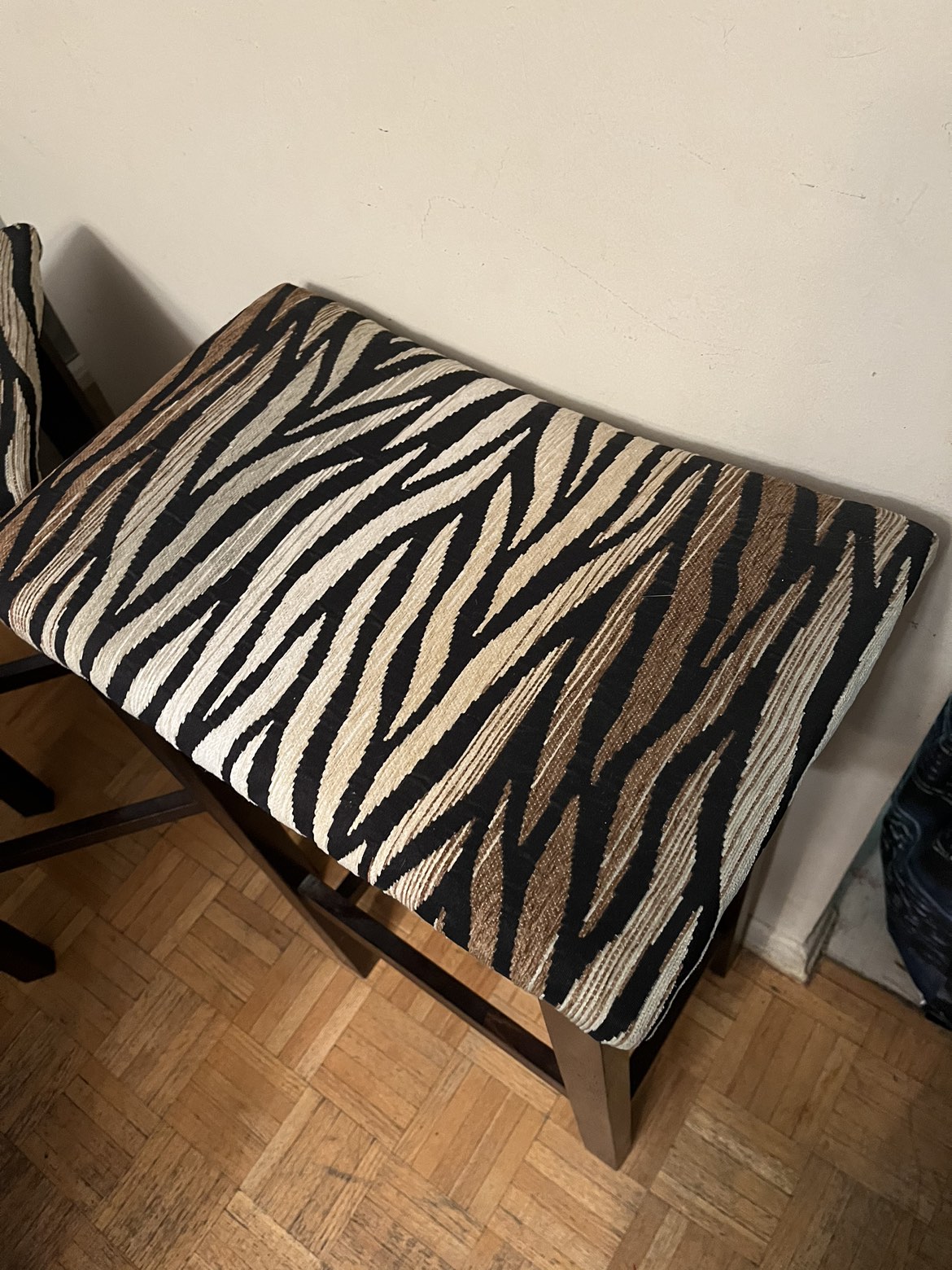 Wood bar stools - photo 3