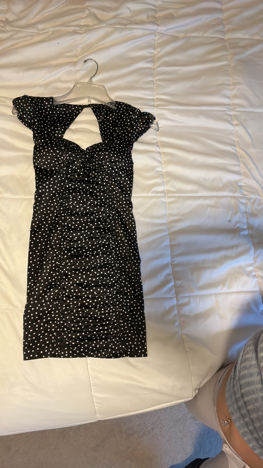 Guess dress thumbnail