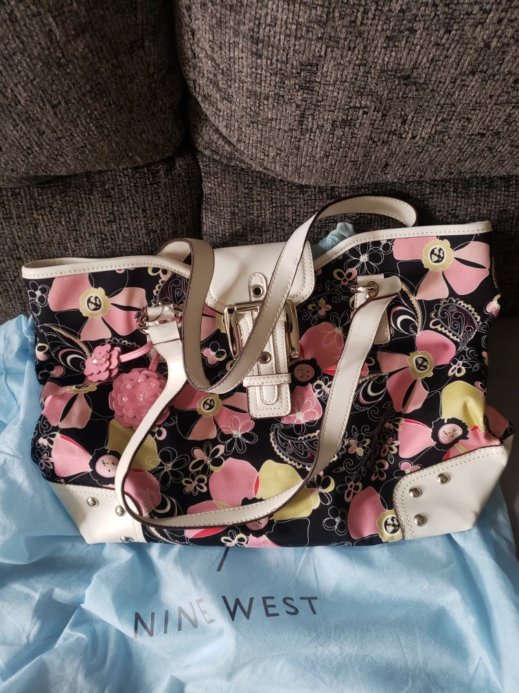 NINE WEST PINK FLORAL ON BLACK TOTE BAG - photo 2