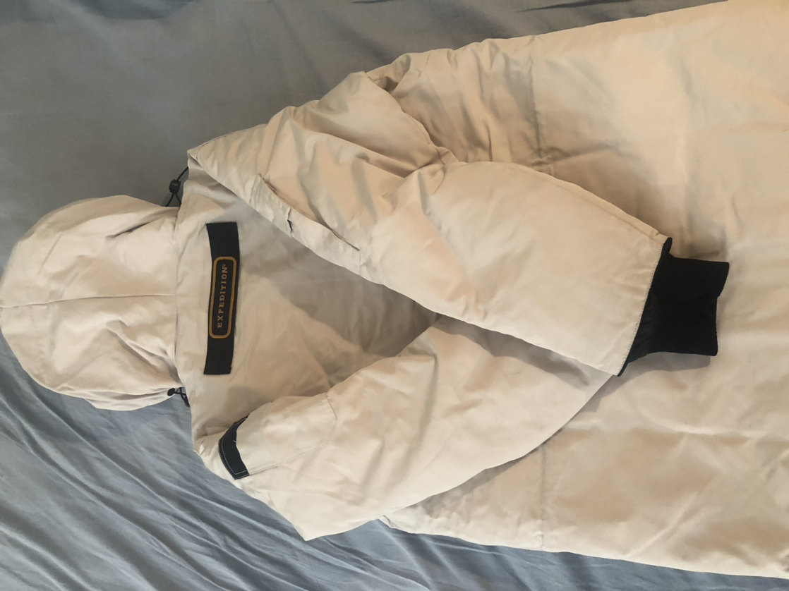 Brand new Canada goose jacket image indicator(3)