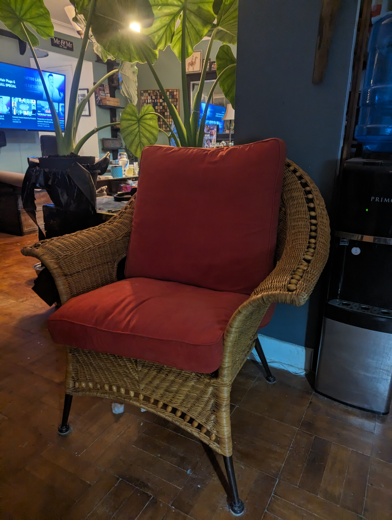 Red Wicker Chair - photo 2