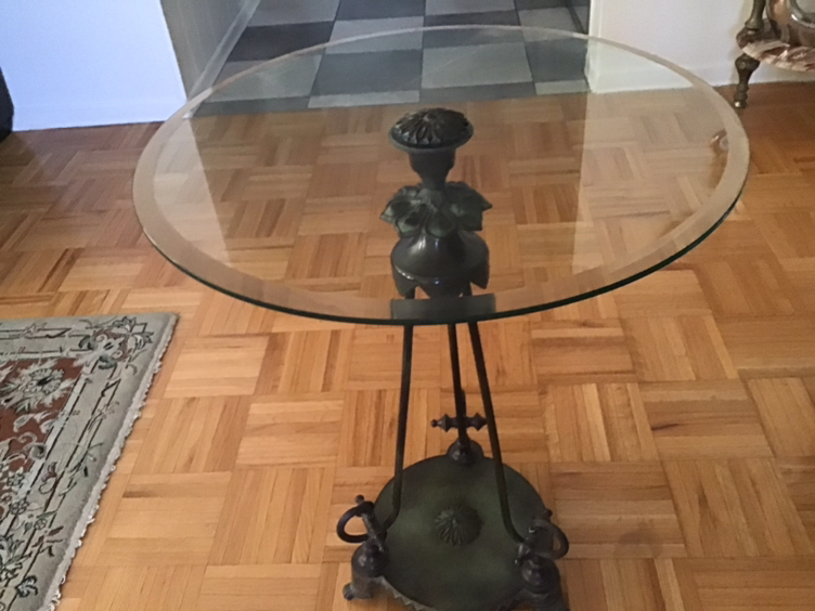 Side glass table