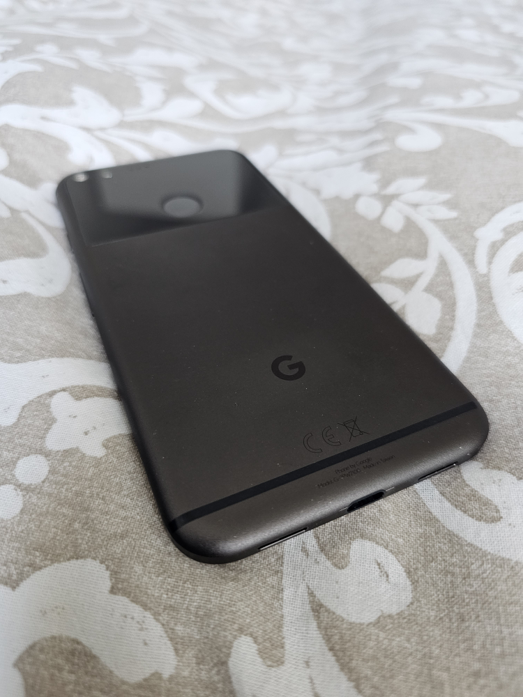 Google Pixel XL (1st gen) - photo 3