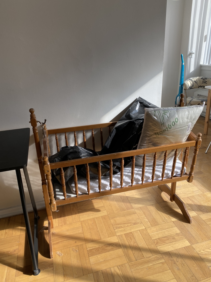 Baby rocking crib