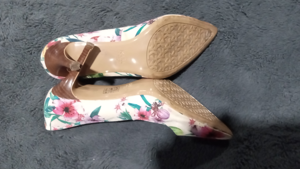 Karl Lagerfeld shoes image indicator(3)