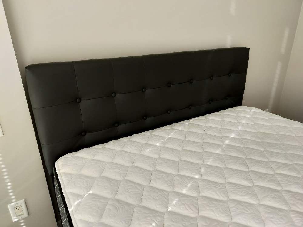 Queen Kingsdown Mattress with headboard, box spring & frame image indicator(4)