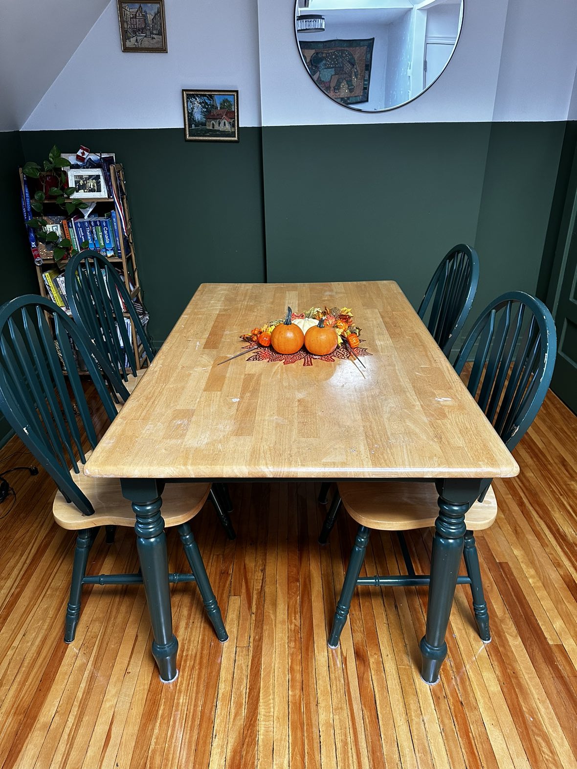 Wooden dining room table & 4 chairs - photo 4