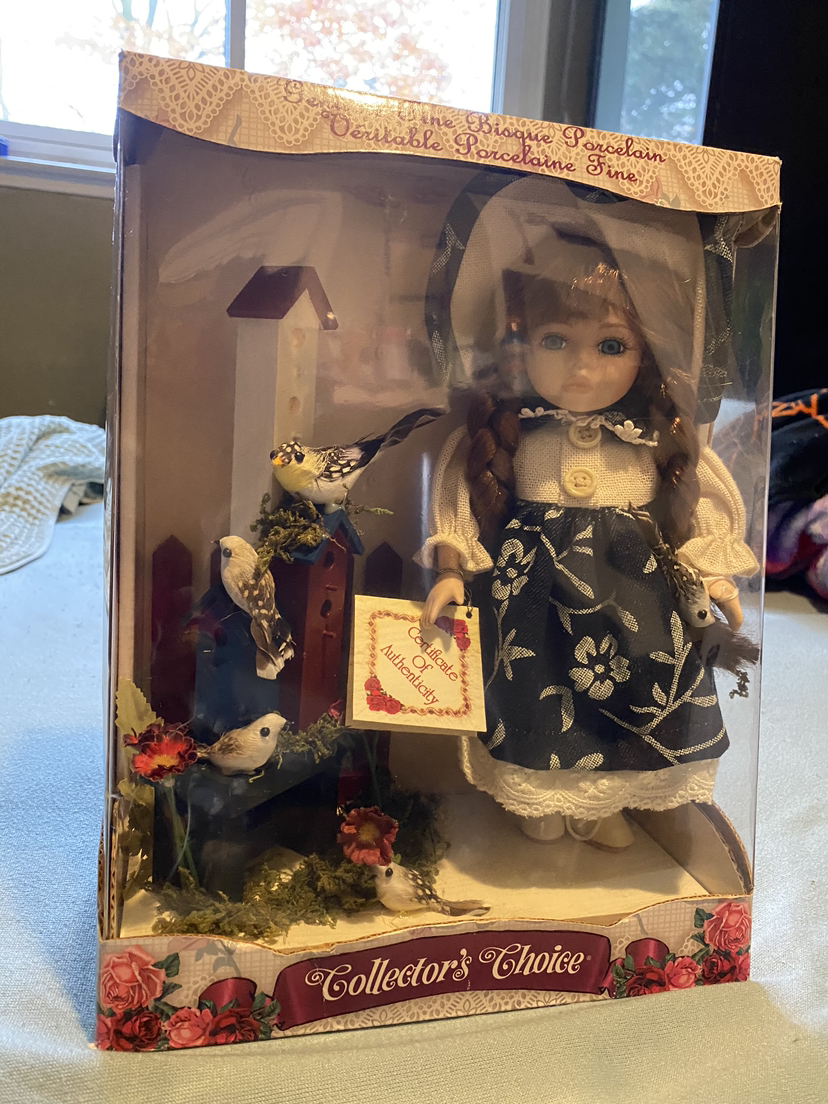 Genuine Fine Ebisque Porcelain Doll - photo 3