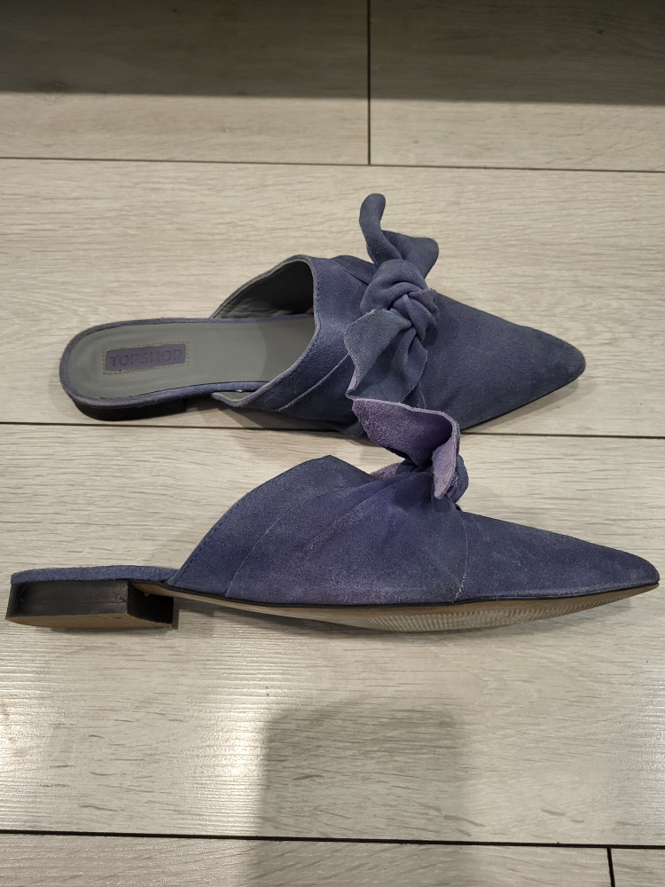 blue suede slides with bow - photo 2