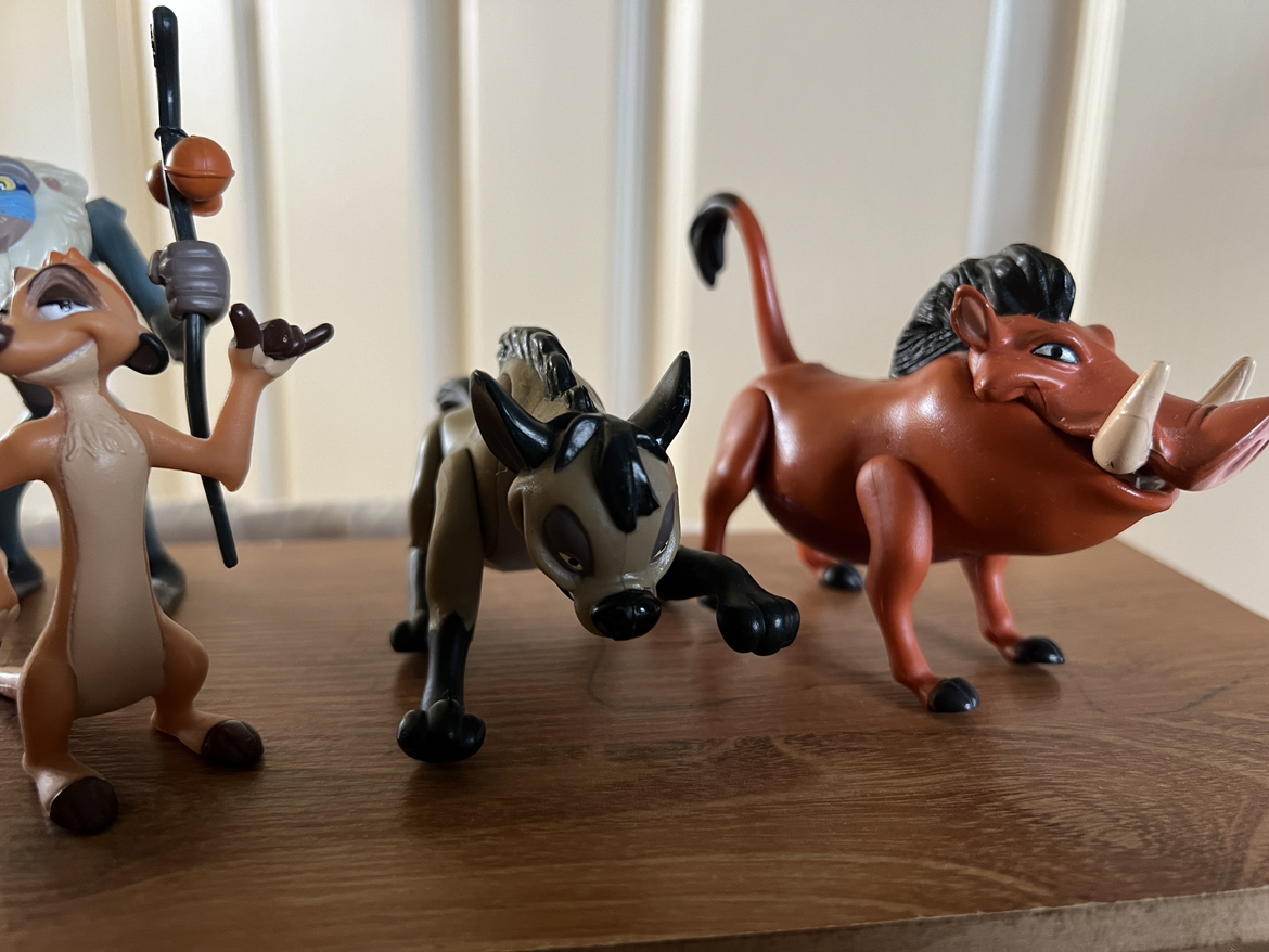 Vintage Lion king figurines thumbnail