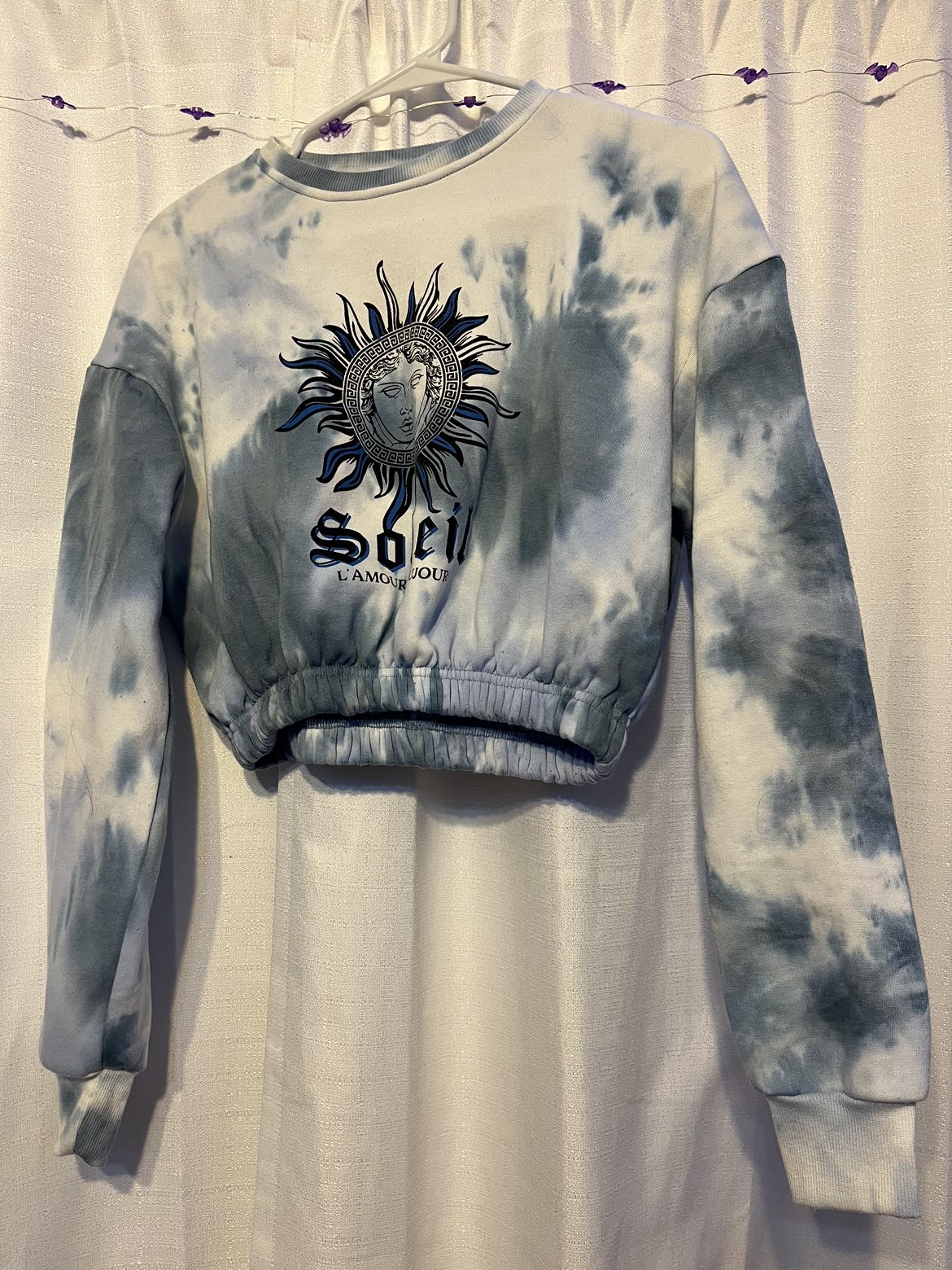 Cropped sweater thumbnail