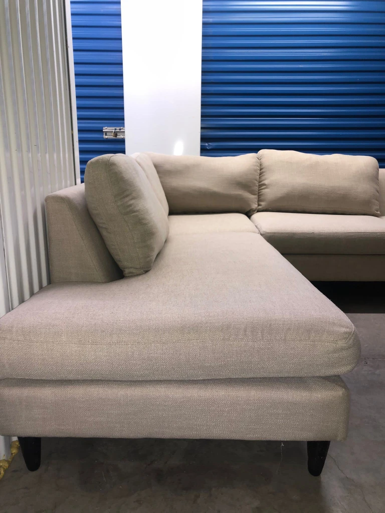 FREE DELIVERY 🚚💨4 SEATER LIGHT BEIGE MODERN SECTIONAL SOFA/COUCH image indicator(5)