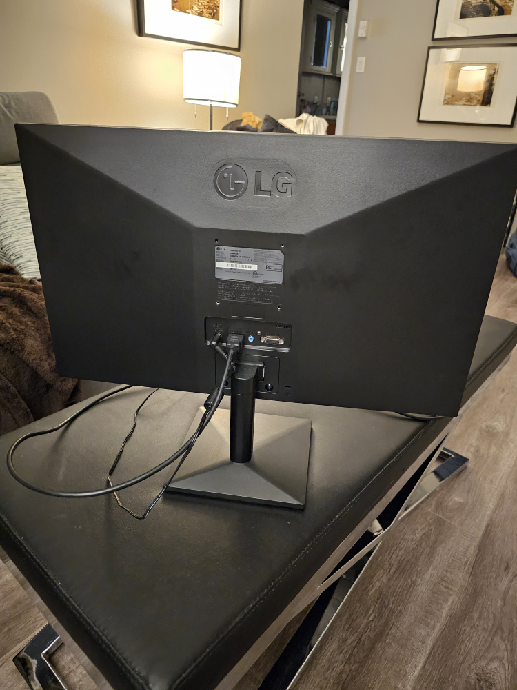 LG Monitor - photo 2