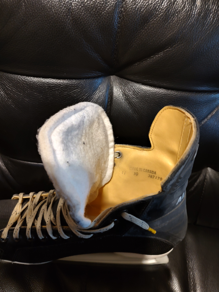 🏒 Bauer hockey skates size 11 image indicator(3)