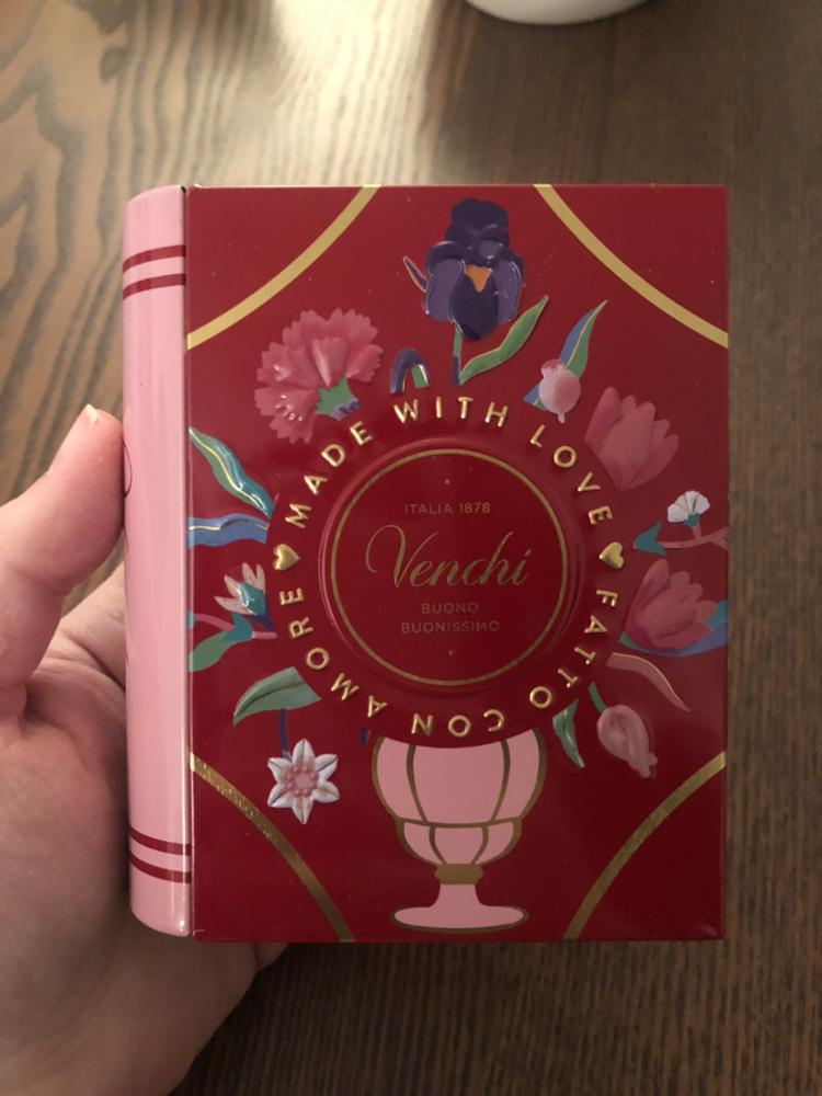 Book-shaped tin box/ November #freecycle image indicator(7)