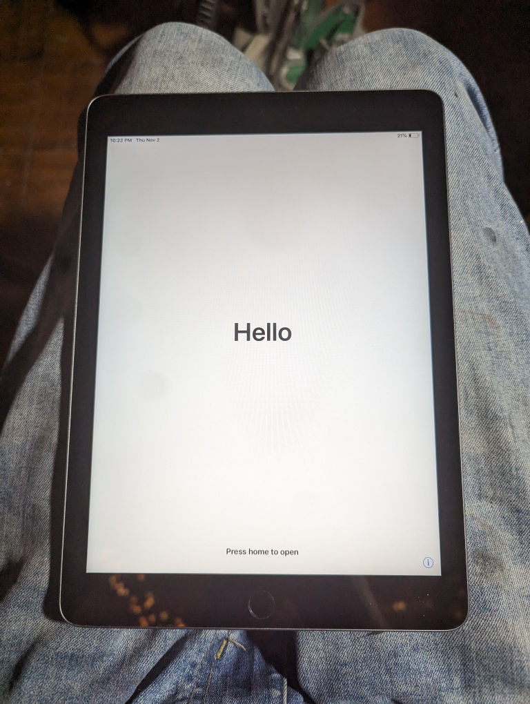 iPad 6th Gen 128Gb image indicator(2)