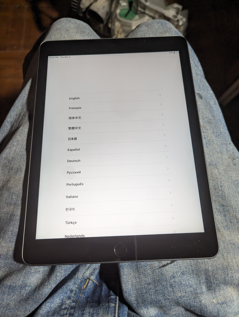 iPad 6th Gen 128Gb image indicator(3)