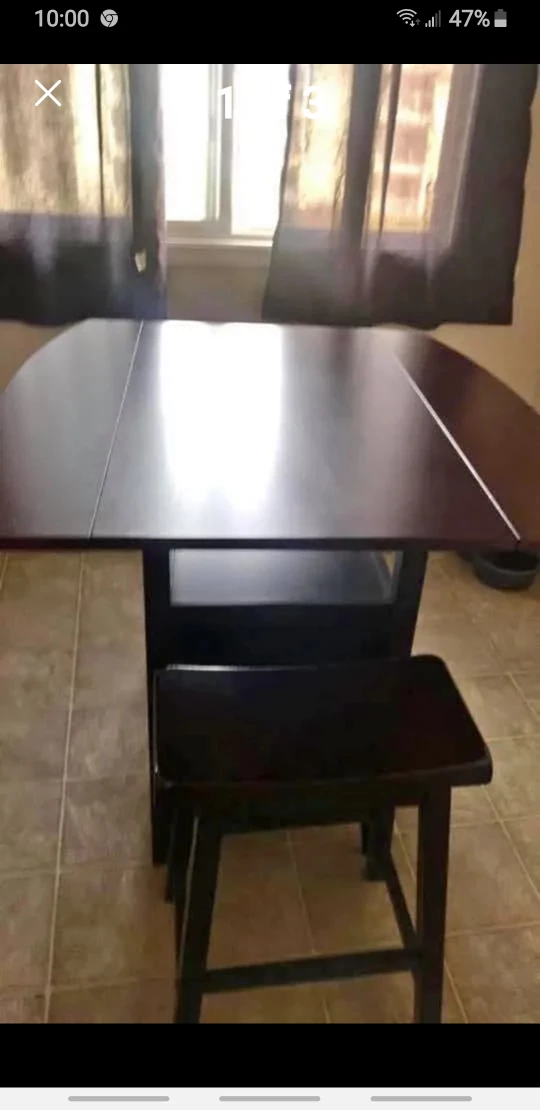dinning drop leaf table with 2 stools
