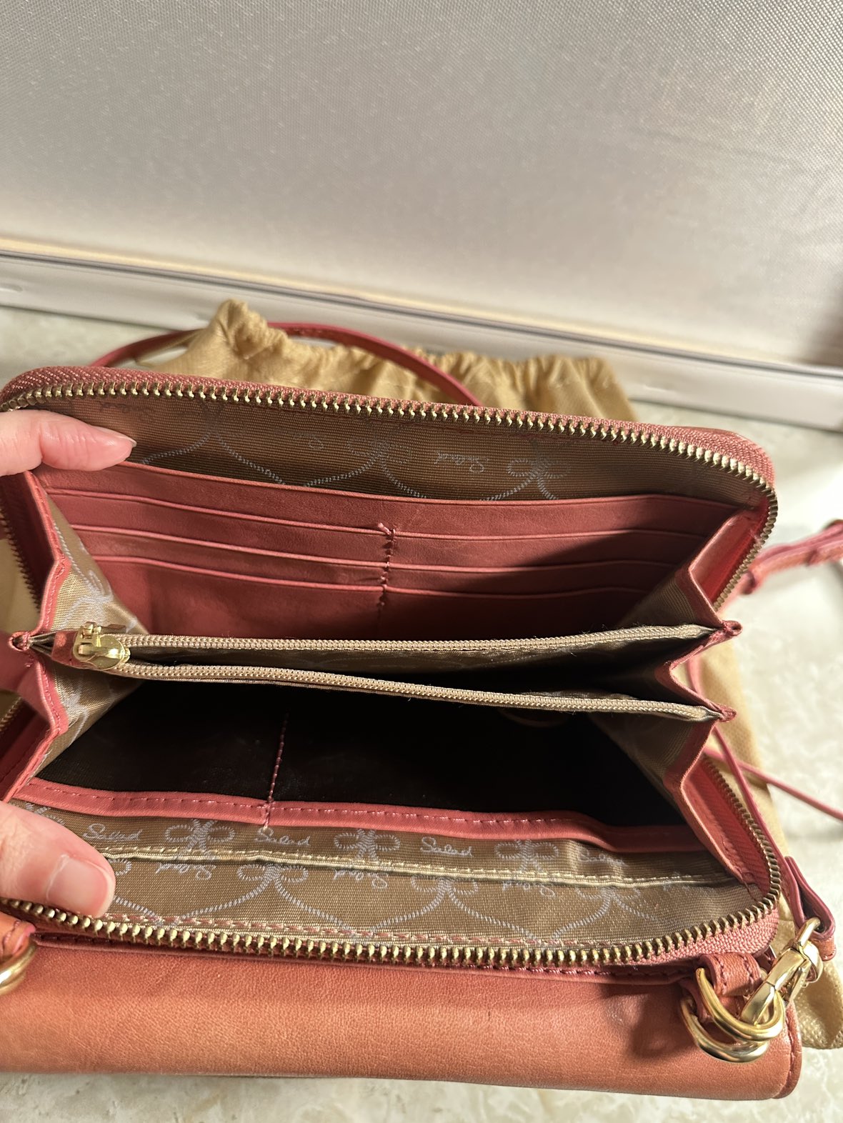 Leather organizer crossbody bag - photo 4