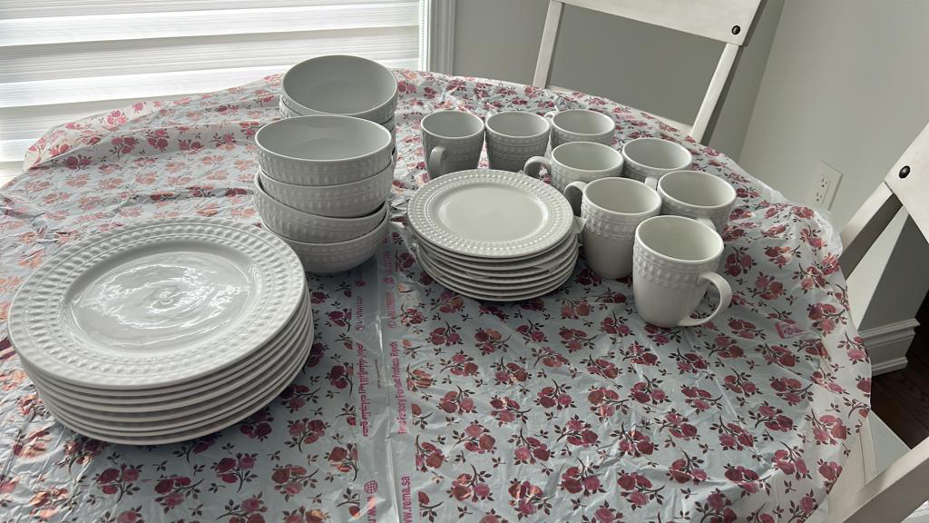 Stokes porcelain Dinner Set 32 pieces