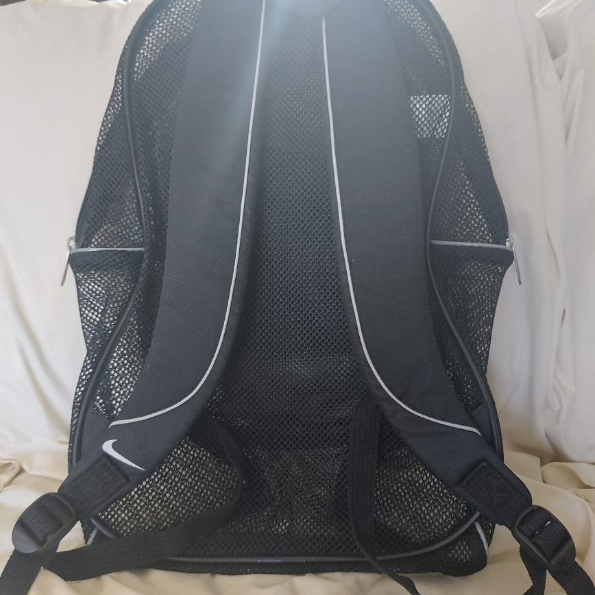 Like new condition! Nike mesh backpack image indicator(2)