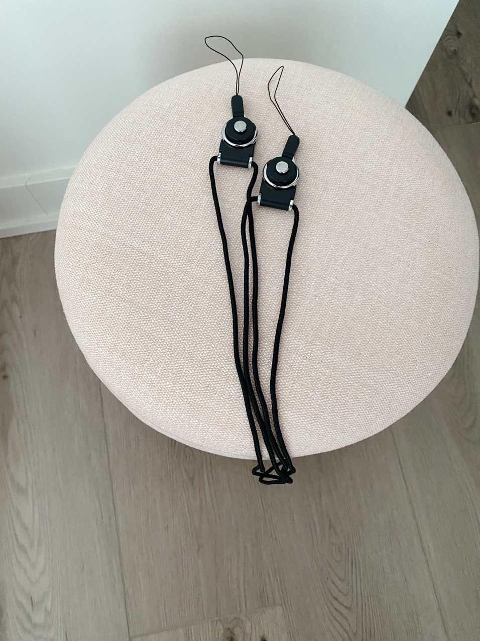 #freecycle Smartphone/AirPods Strap Lanyard image indicator(4)