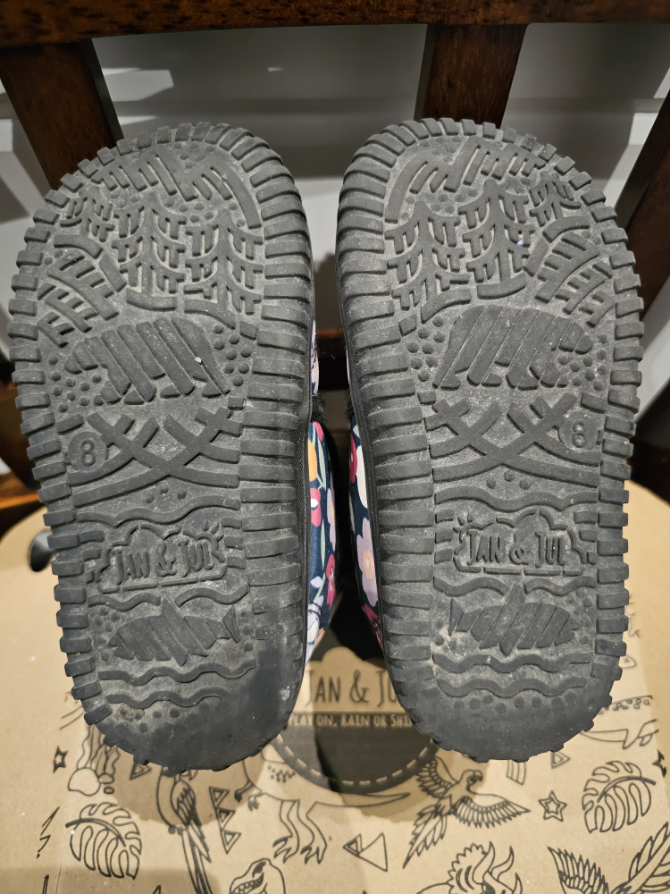 JAN AND JUL Toddler Ankle Boots SIZE US 8 image indicator(4)