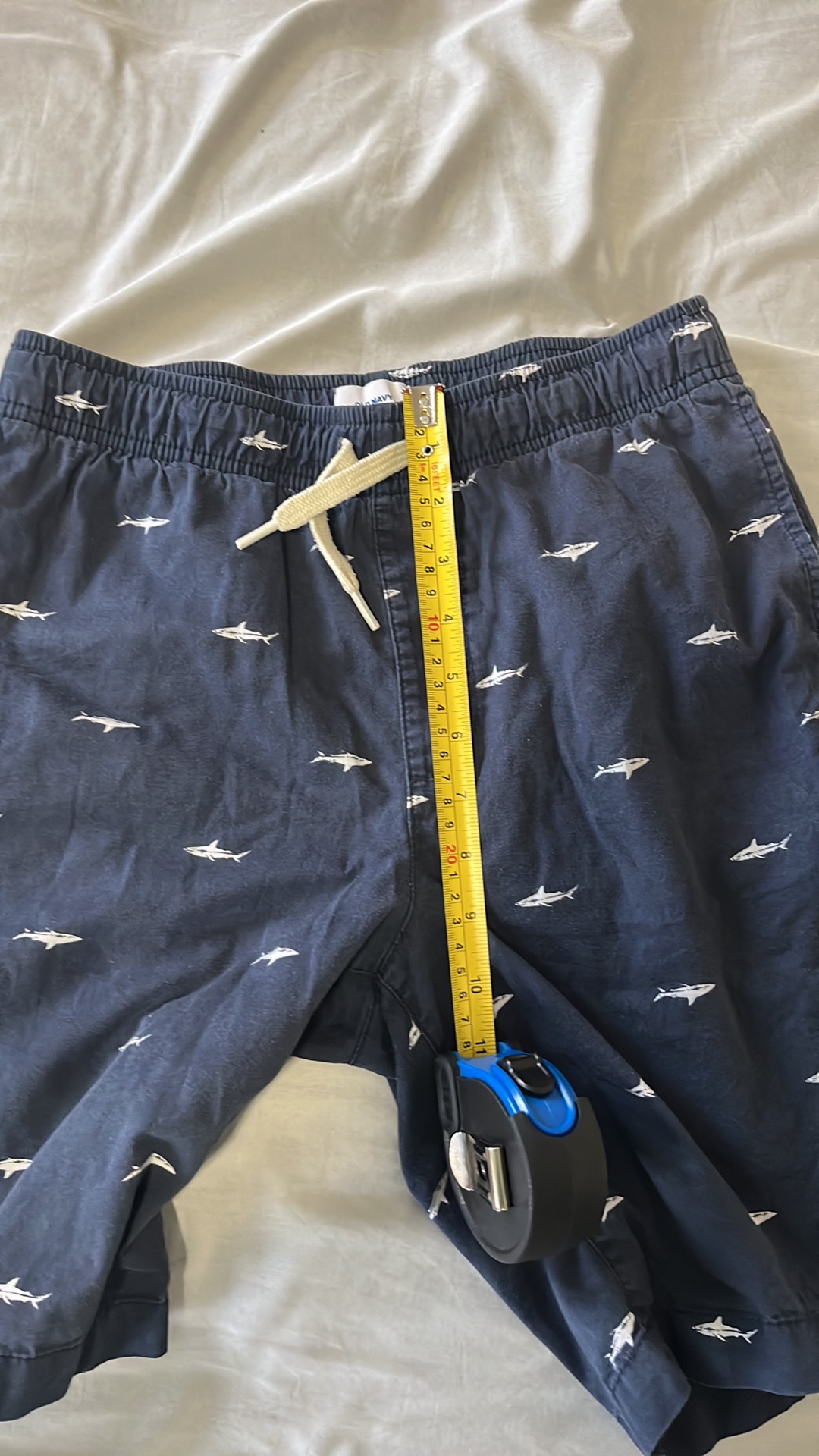 Old navy boys shorts size large image indicator(6)