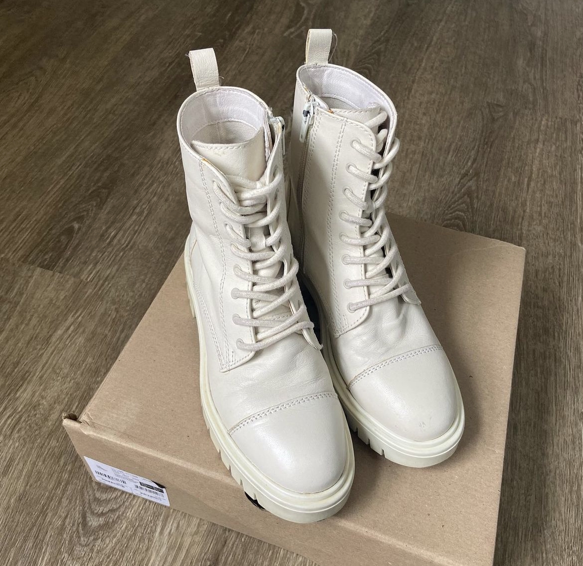 Women’s Combat white ankle boots - photo 3