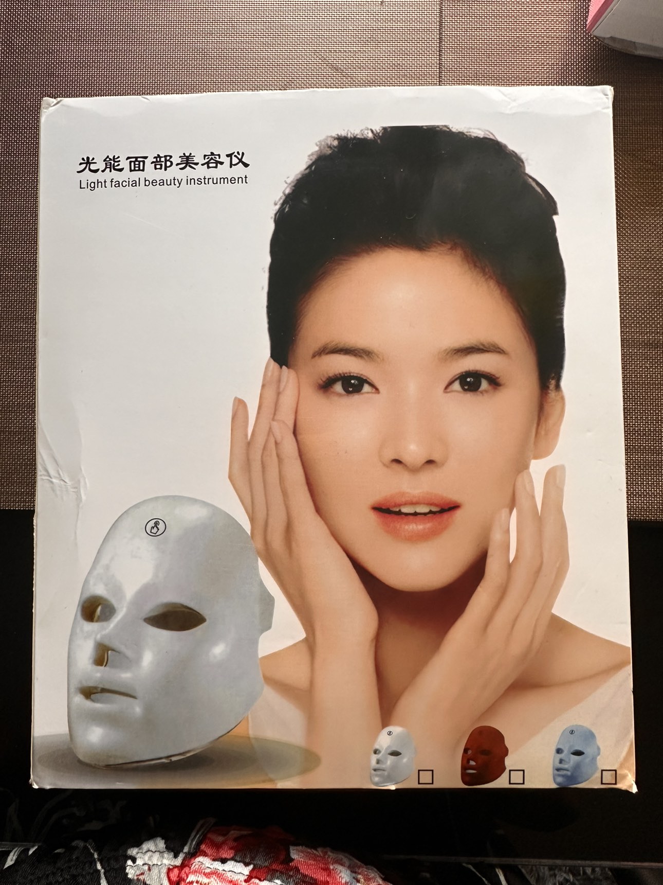 LED Facial Therapy Device image indicator(4)