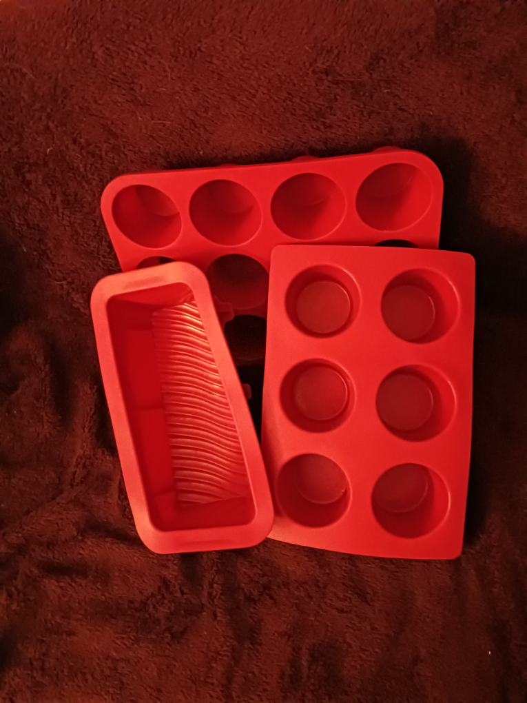 3 silicone baking pans thumbnail