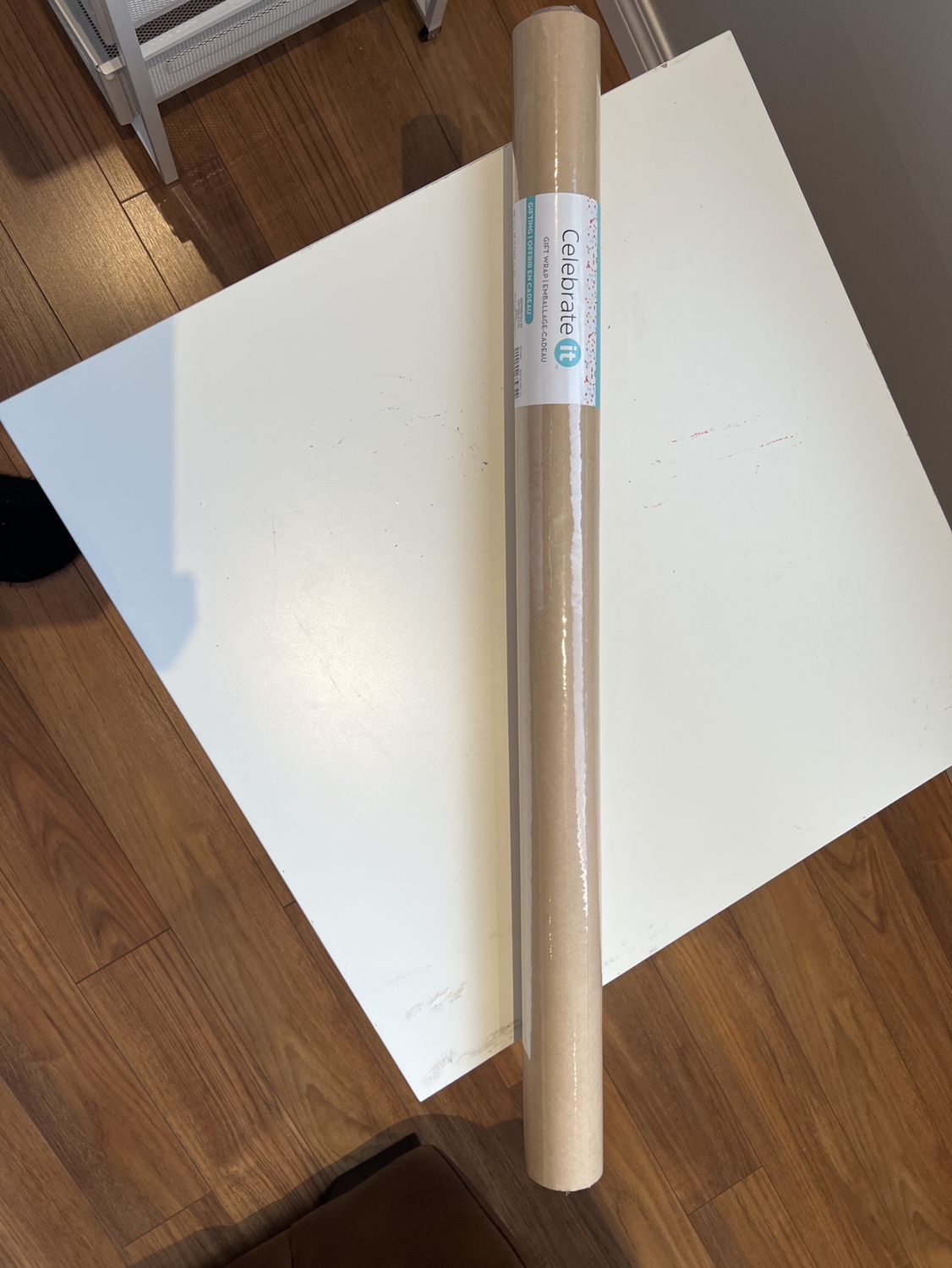 Celebrate gift wrap image indicator(2)