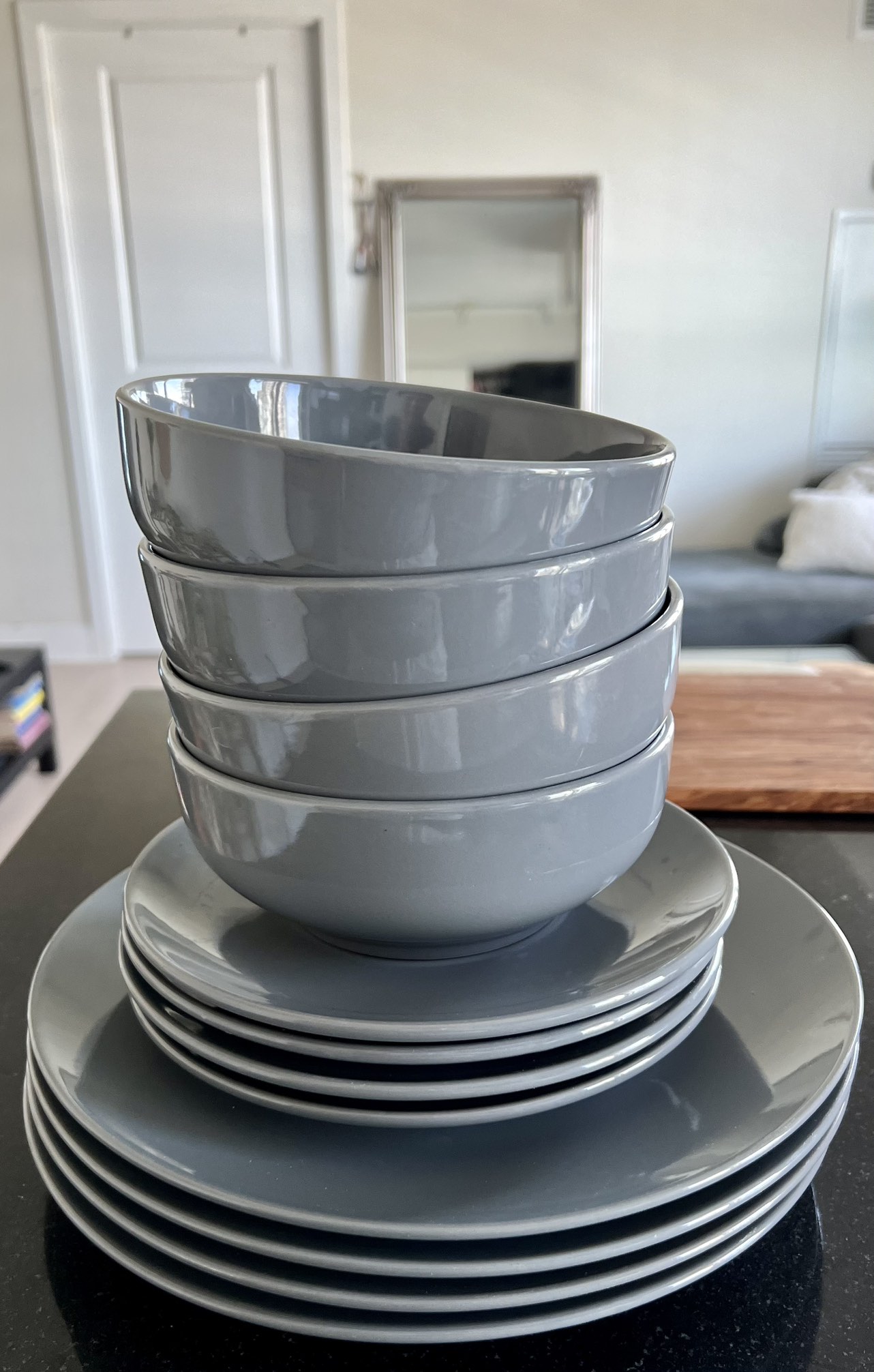 Dinnerware Set thumbnail