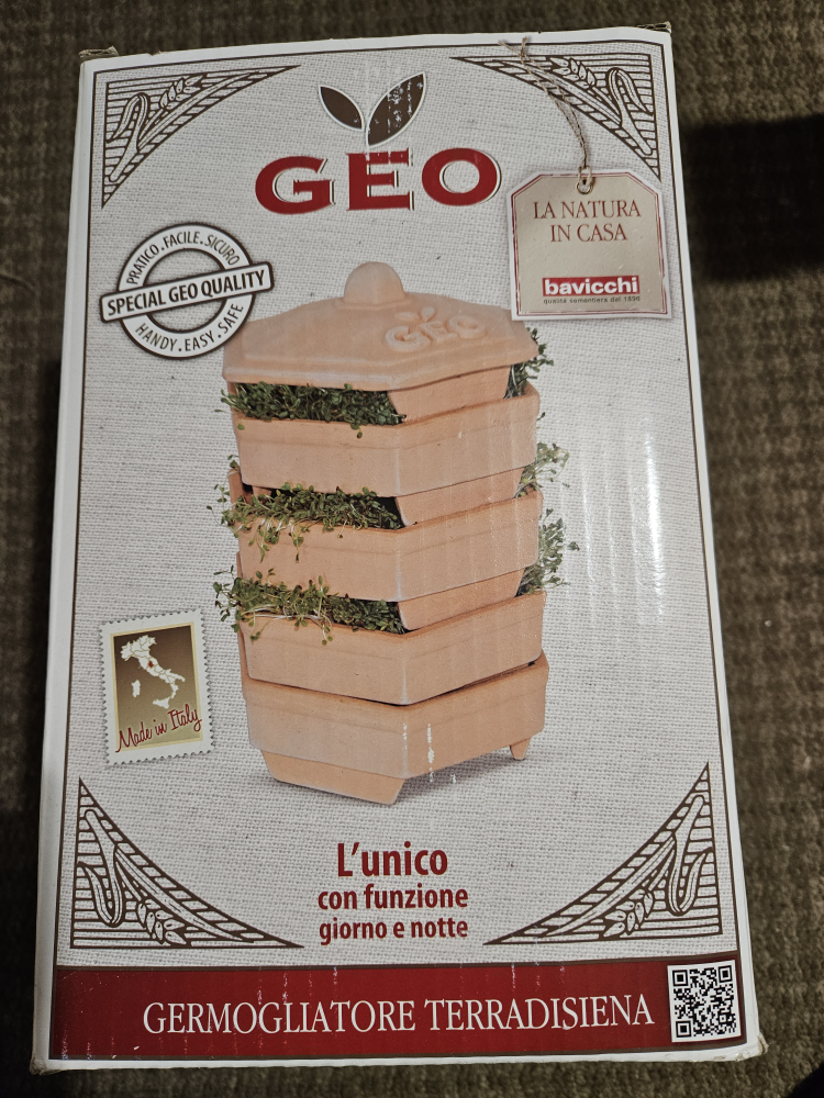terracotta sprouting tower + coco coir and seeds - photo 4
