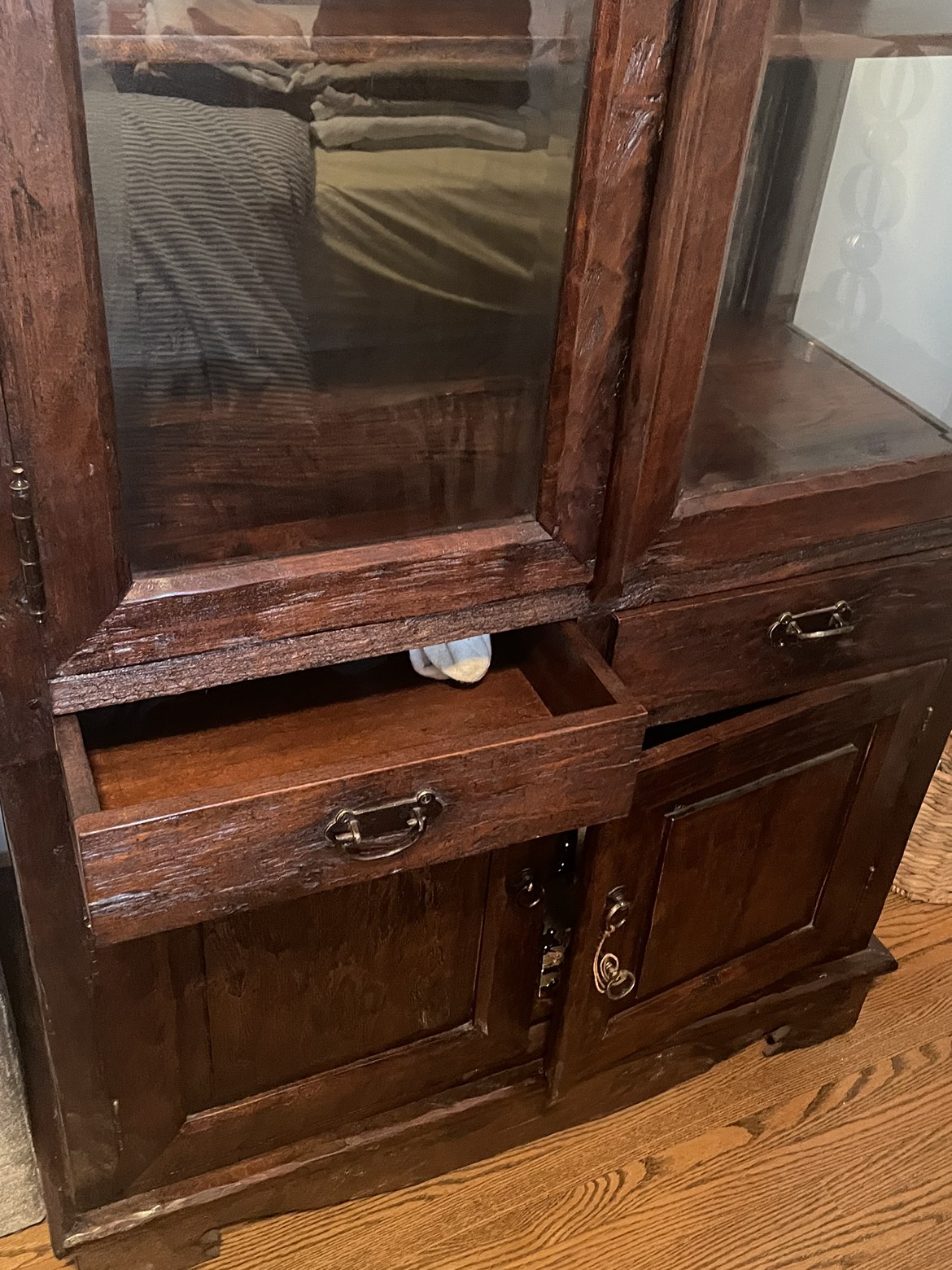 Wood display hutch - photo 4