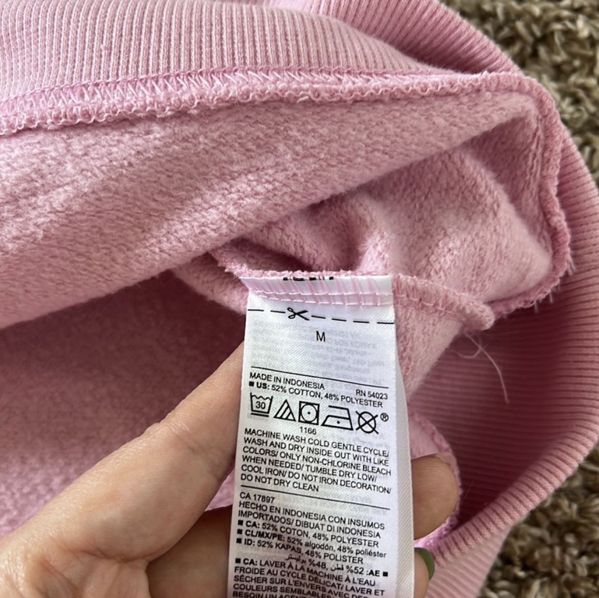 NWOT Old navy sweatshirt size Medium image indicator(3)