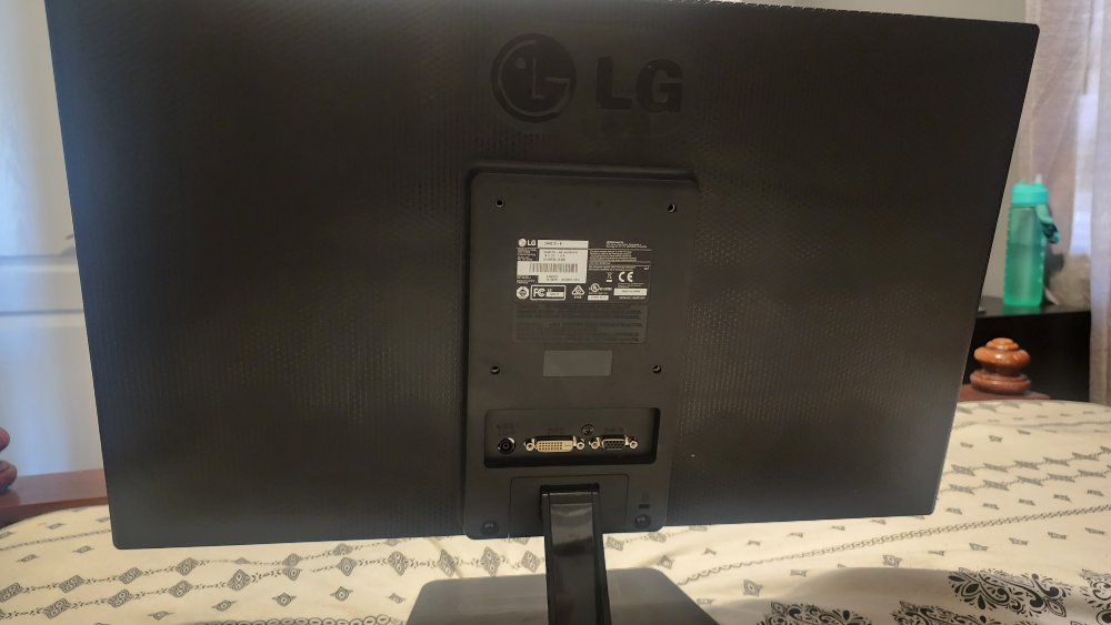 24' LG Monitor - photo 3