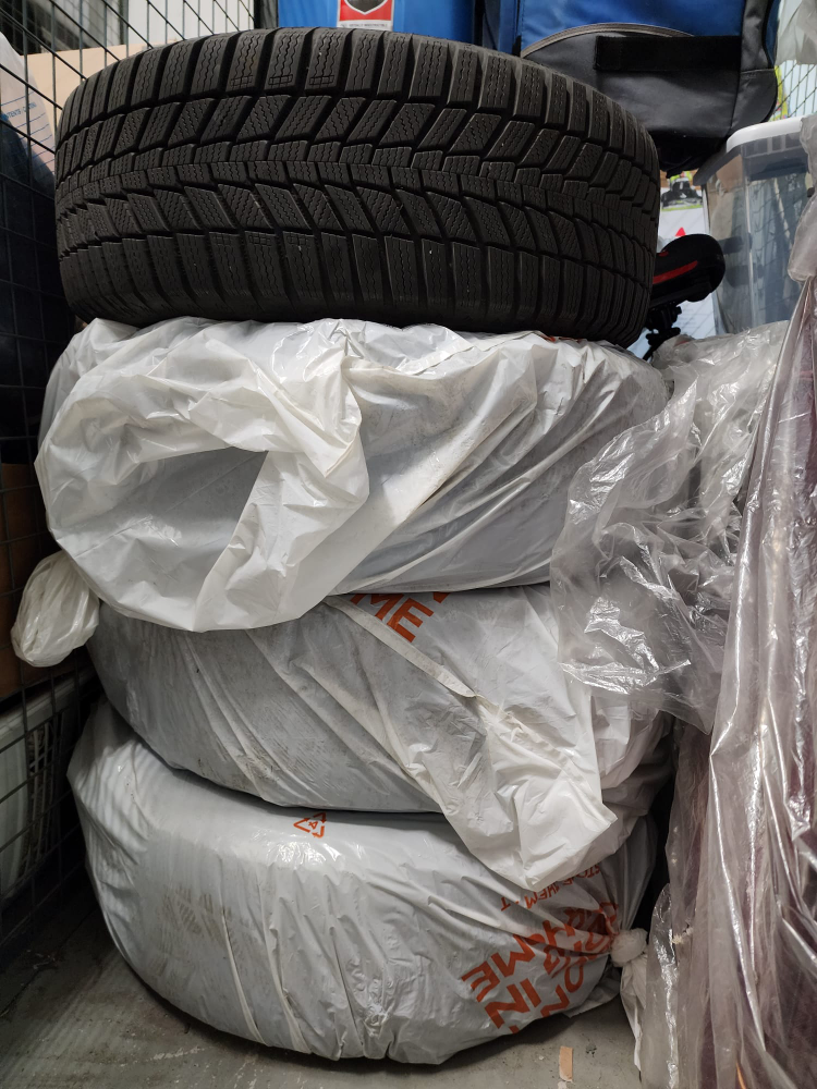 Continental Winter Tires with RIM - VW Passat - photo 2