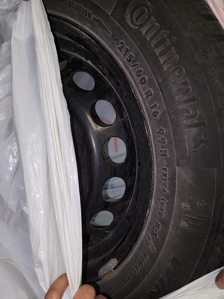 Continental Winter Tires with RIM - VW Passat - photo 4