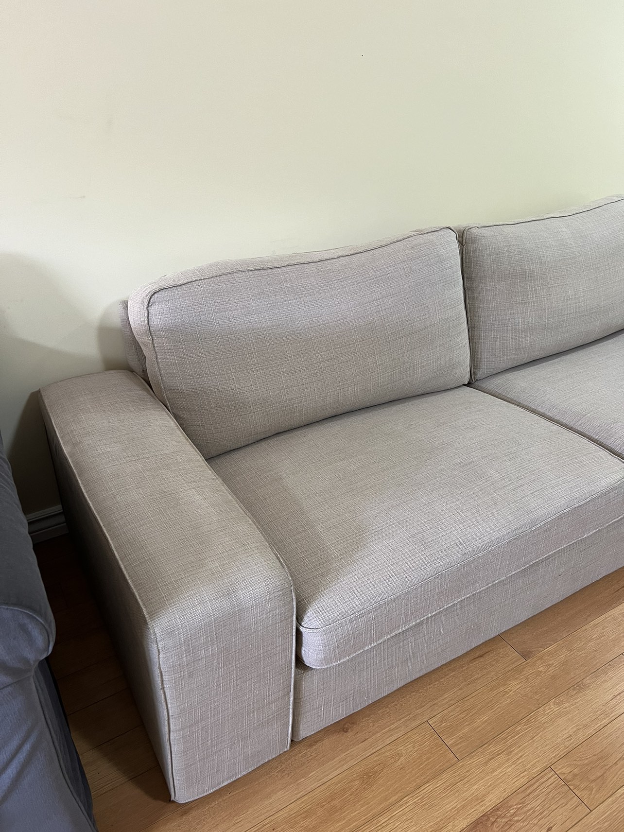 Light couch for the living room great condition - photo 2