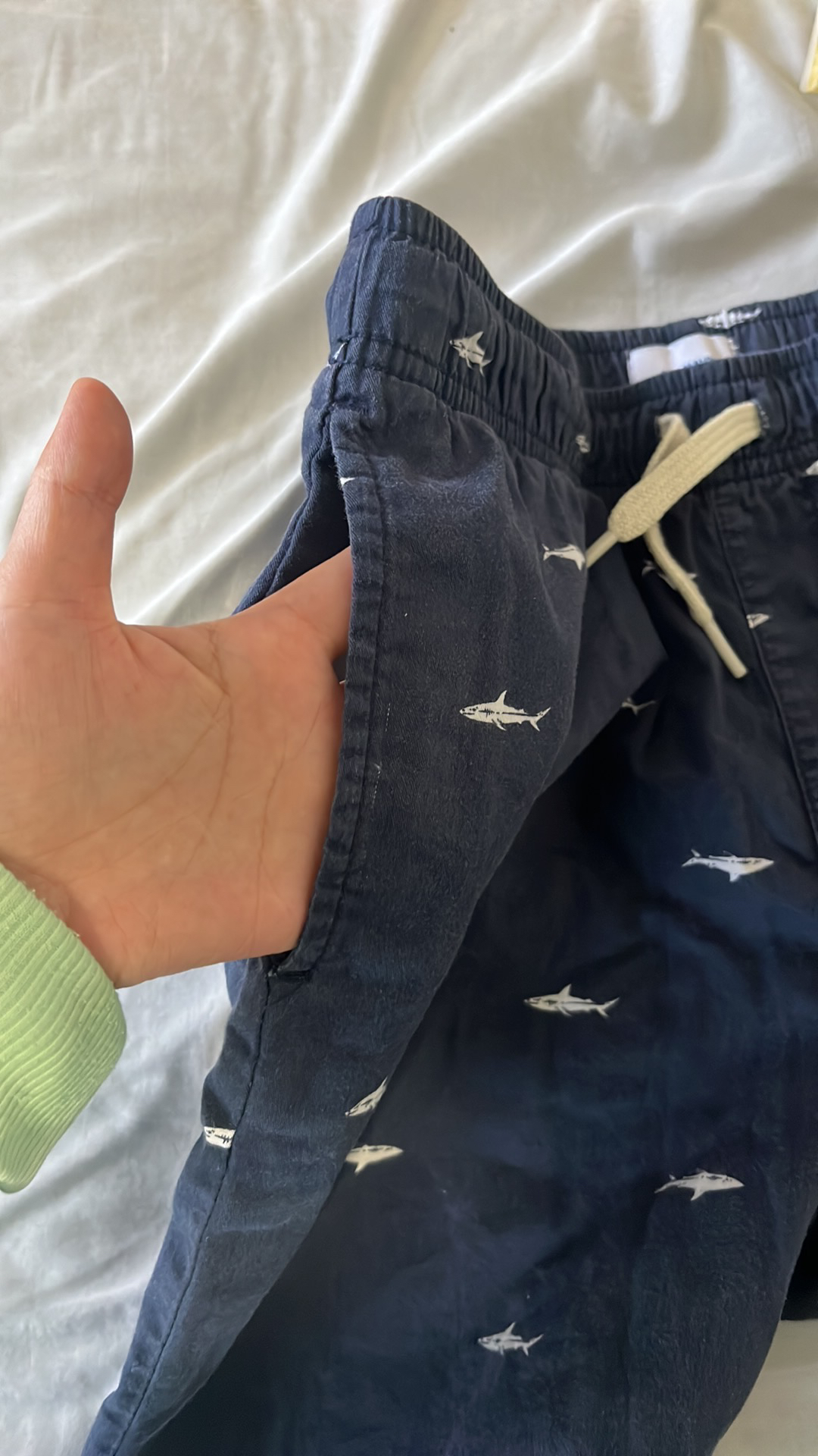 Old navy boys shorts size large image indicator(7)