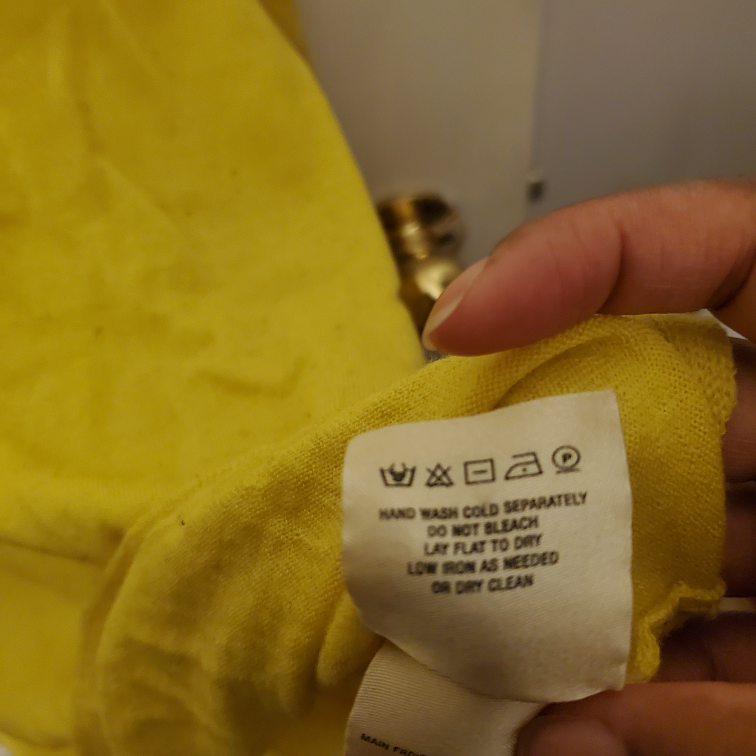Yellow fine wool sweater image indicator(2)