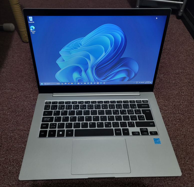 Galaxy Book Go 14" Laptop (Snapdragon 7c/128GB/4GB)