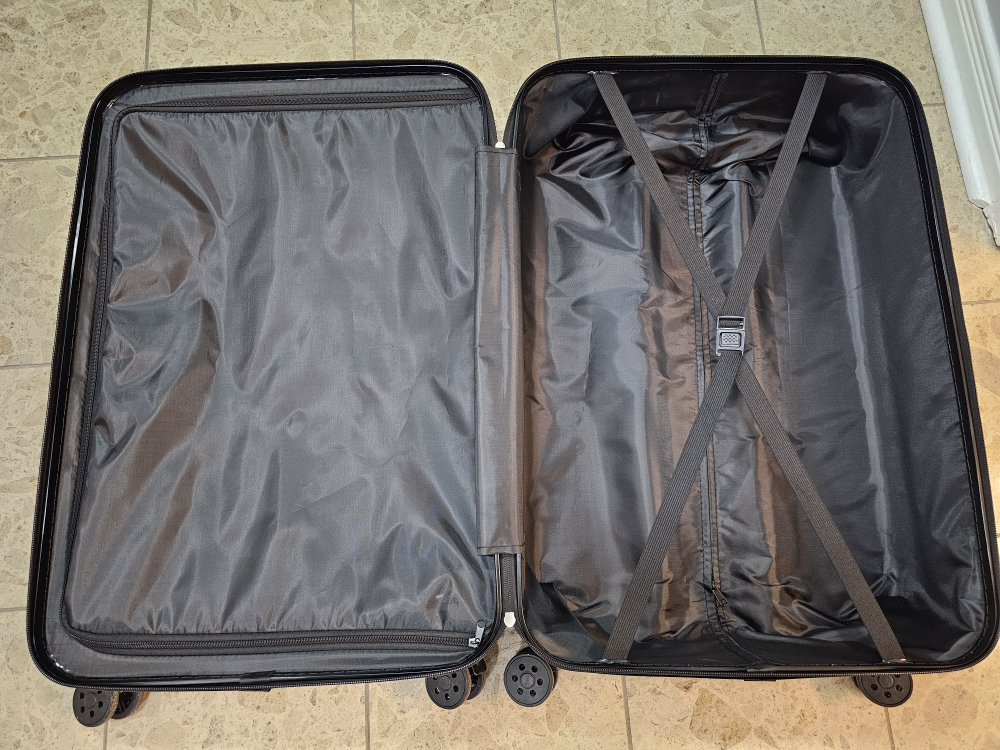 Large luggage, used once. image indicator(3)