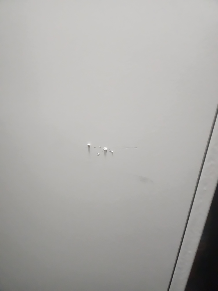 White Wardrobe image indicator(4)