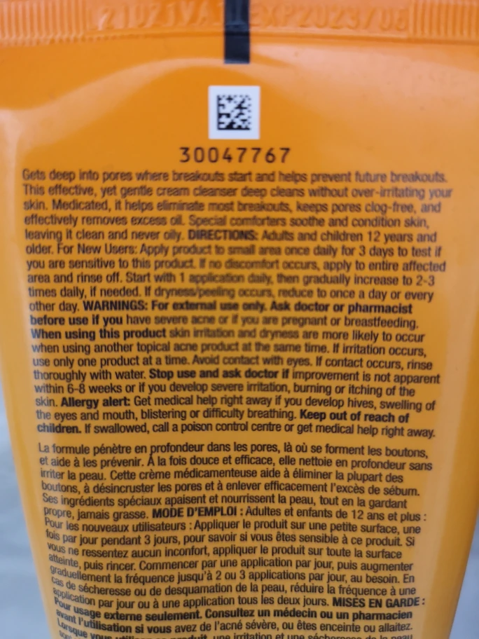 Neutrogena Oil Free Creamy Acne Treatment Cleanser image indicator(3)